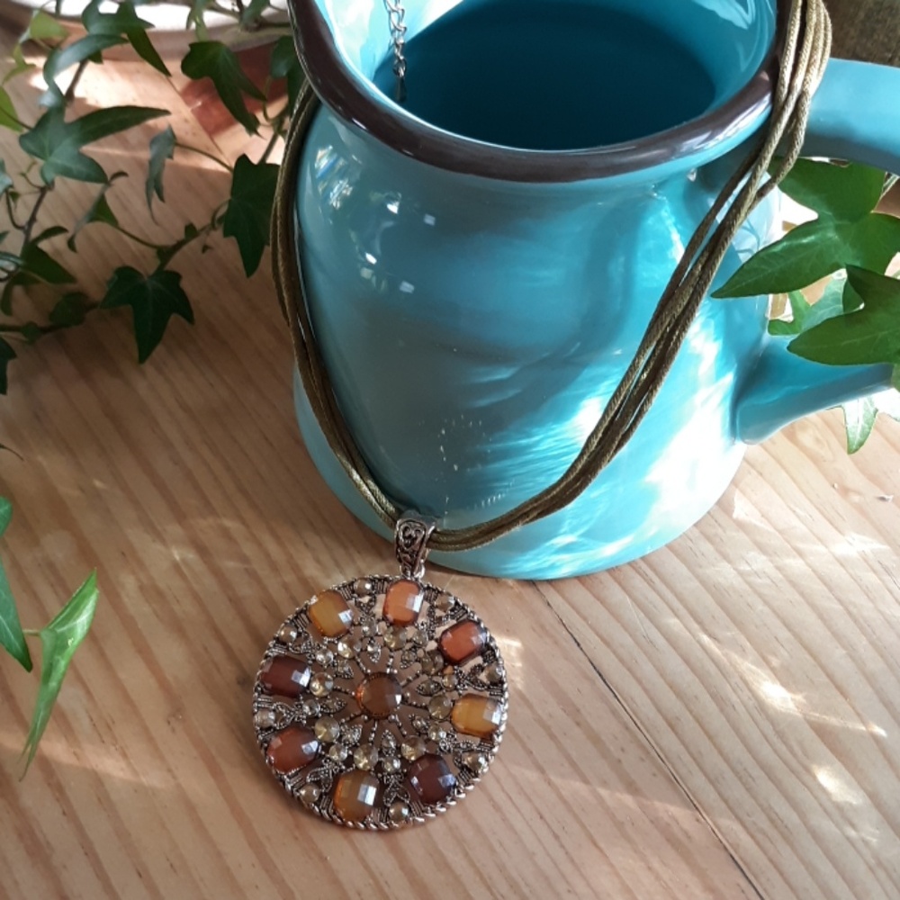 Gorgeous Medallion Necklace